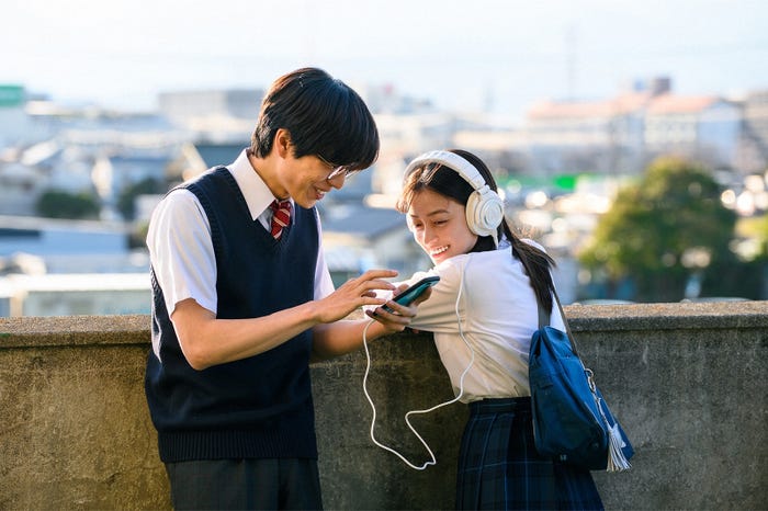 坂東龍汰、橋本環奈/「王様に捧ぐ薬指」第4話より(C)TBS