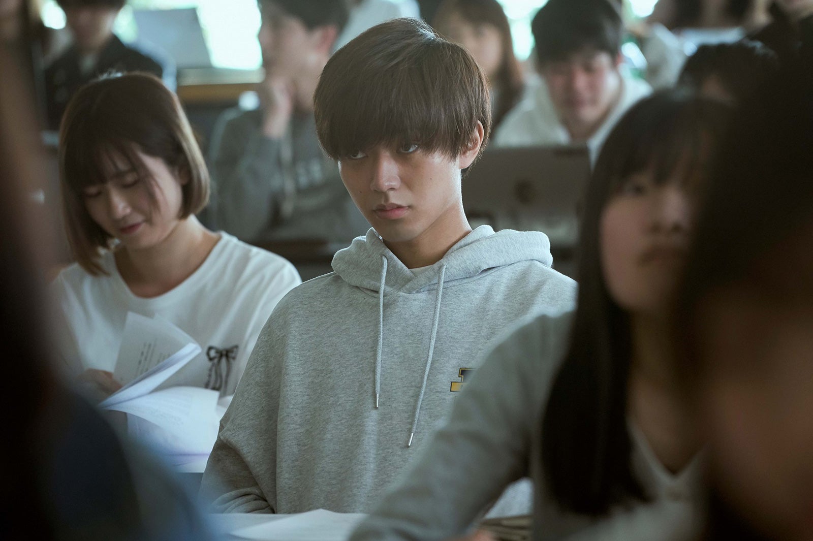 King ＆ Prince永瀬廉、虚無感の眼差し「真夜中乙女戦争」場面カット解禁