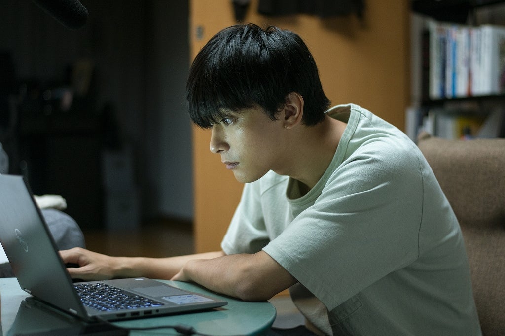 吉沢亮（田端楓 役）（C）2020「青くて痛くて脆い」製作委員会