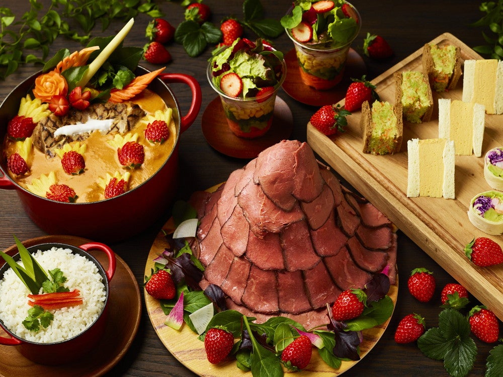 Triple Strawberry Delight～3種のいちごのストロベリーブッフェ～／画像提供：新神戸ホールディング