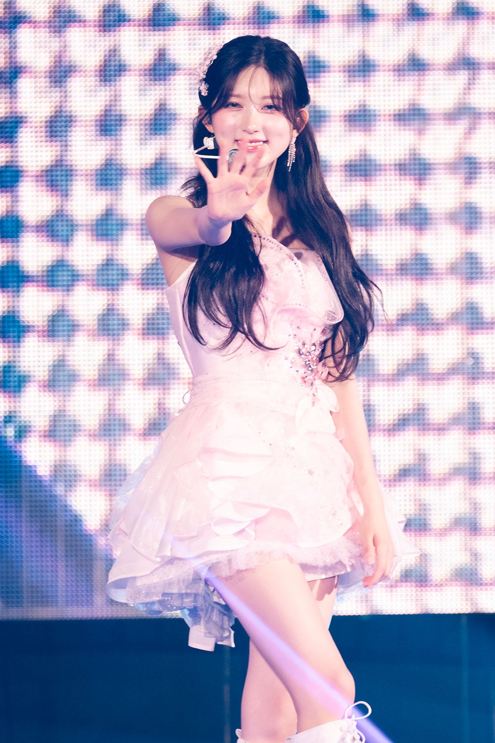 ガウル「IVE THE 1ST WORLD TOUR ‘SHOW WHAT I HAVE’」より（C）撮影：田中聖太郎写真事務所