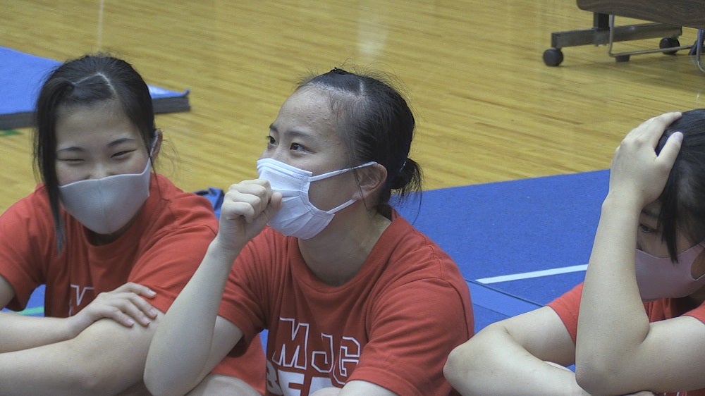 昼枠4：箕面自由学園ゴールデンベアーズ、ミーティング風景（画像提供：読売テレビ）