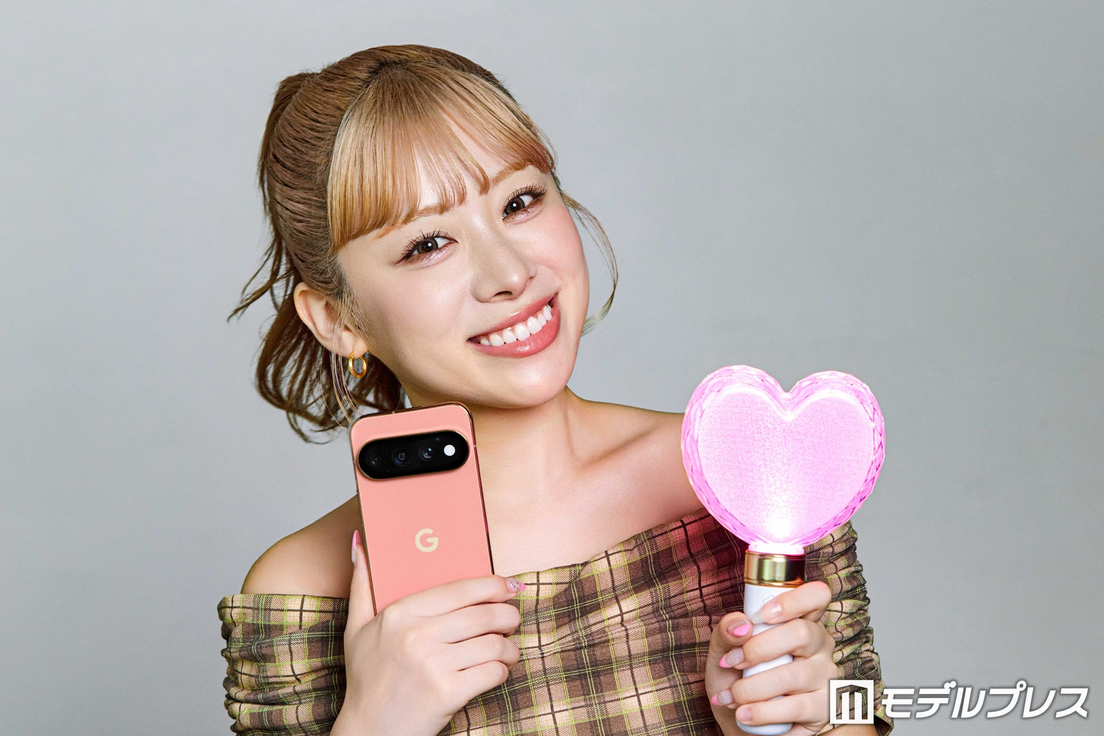 現場の興奮をリアルタイムでシェアできる（C）モデルプレス