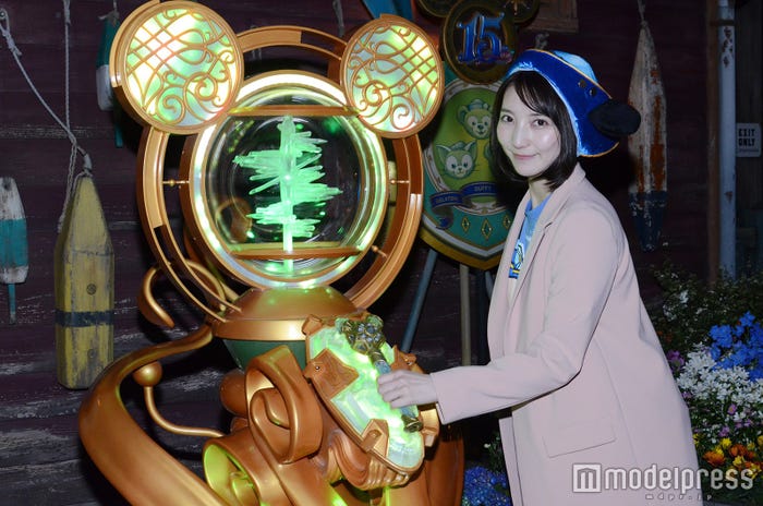 ダッフィーのクリスタルポイント/「東京ディズニーシー15周年“ザ・イヤー・オブ・ウィッシュ”」(モデル:堀瑞希)/(C)モデルプレス