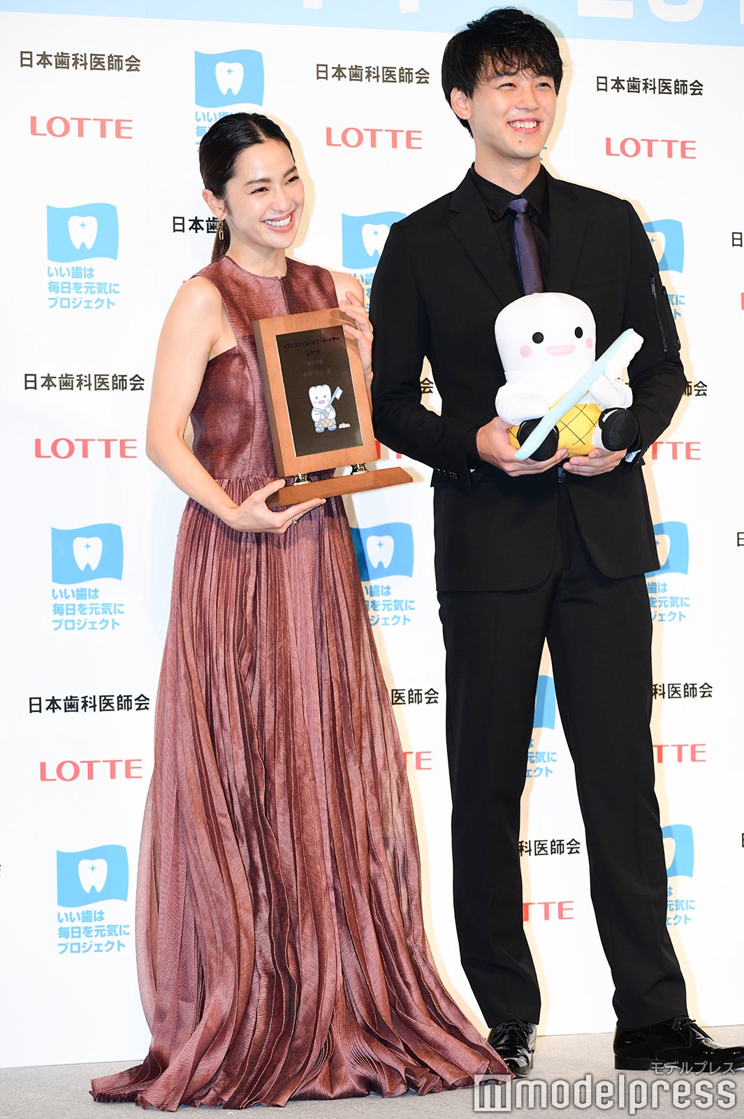 中村アン、竹内涼真 （C）モデルプレス