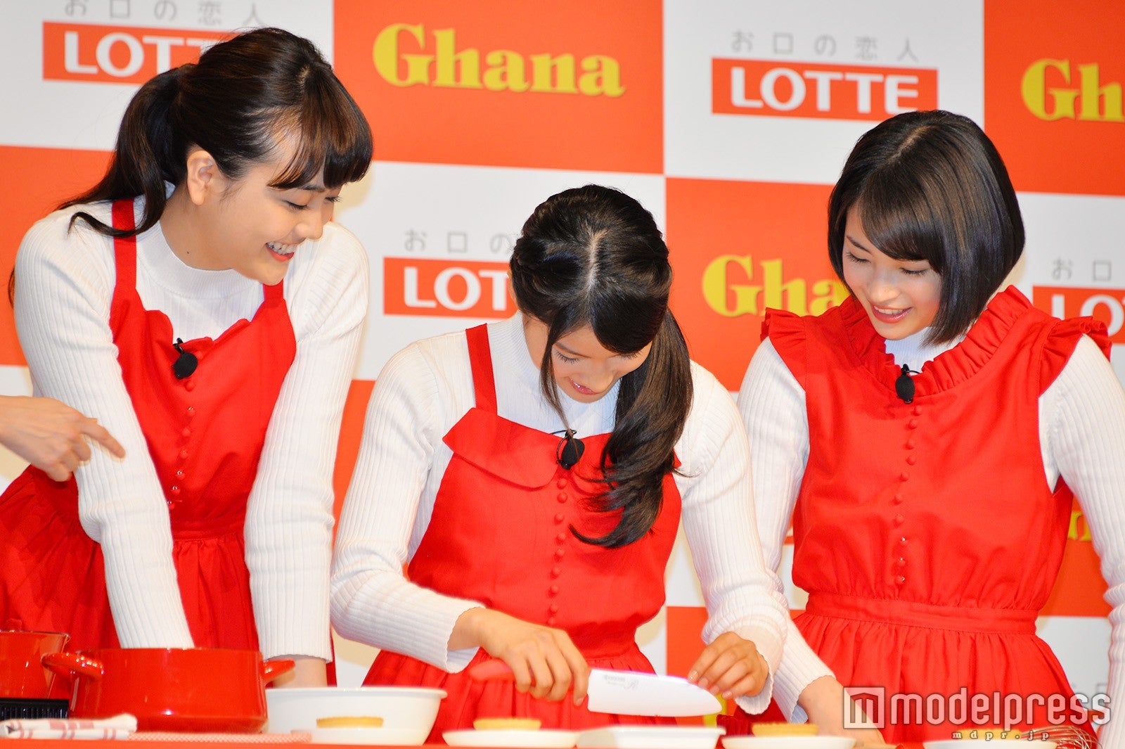 松井愛莉、土屋太鳳、広瀬すず（C）モデルプレス