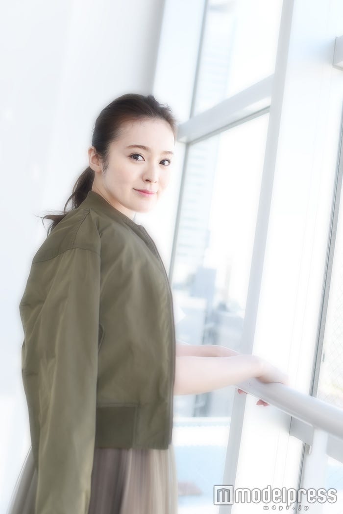 貫地谷しほり(C)モデルプレス