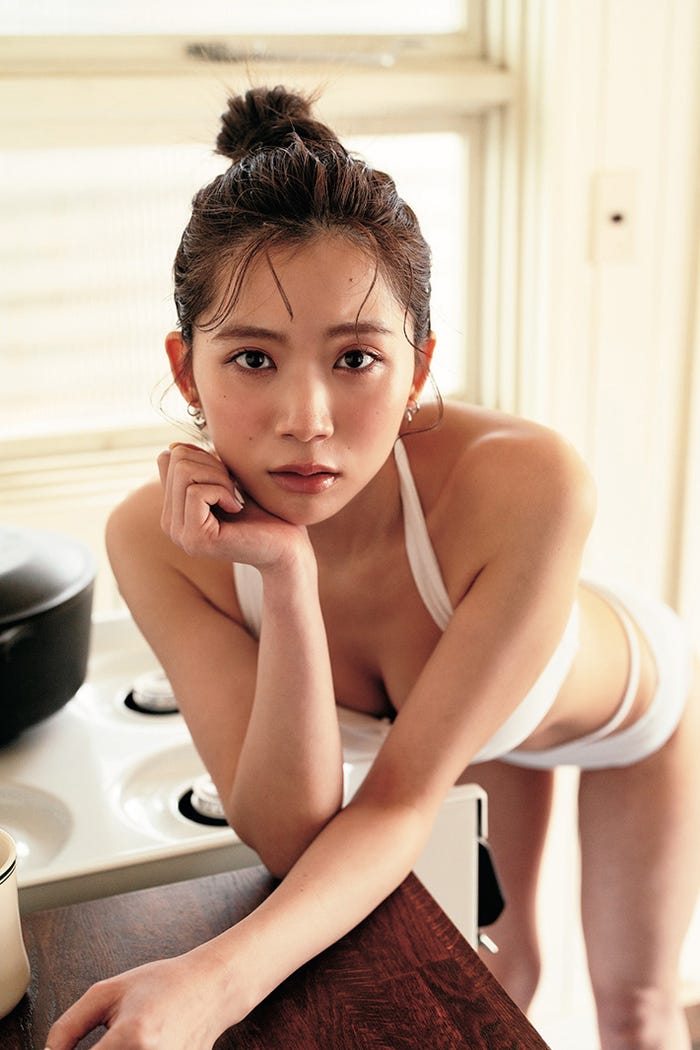 奈良未遥 1st写真集 「こんな風に見られているのか?」先行カット(C)blueprint 撮影/下屋敷和文