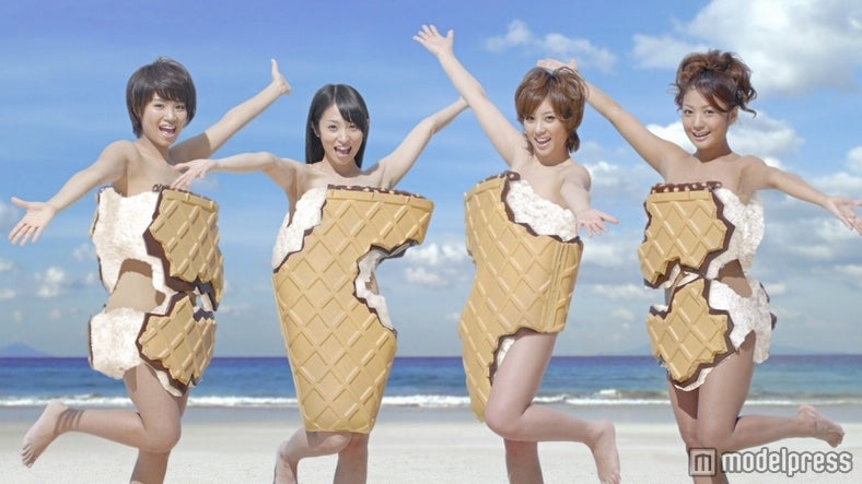 左から：菜乃花、加藤沙耶香、野田彩加、次原かな（新CM「ザクリッチガールズ」篇）