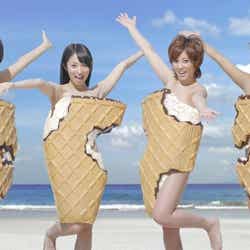 左から:菜乃花、加藤沙耶香、野田彩加、次原かな(新CM「ザクリッチガールズ」篇)