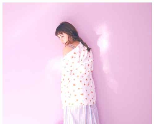 “肩チラ”山本美月が色っぽい 艷やかショットに「透明感すごい」「美しい」ファン興奮