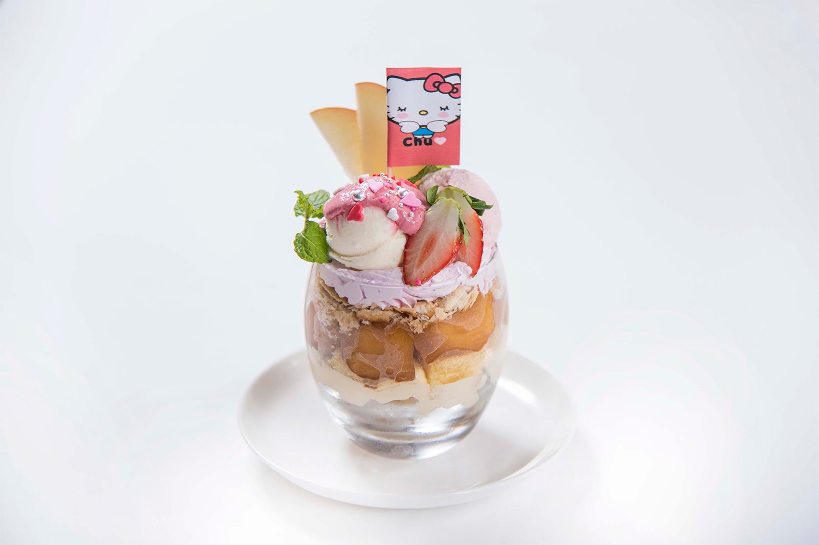 「ッ、、、」「しゅしゅ自分が作ったからって照れるなよ」俊介のキティパフェ￥1,080（税抜）（C）2015，2016 SANRIO CO．，LTD．