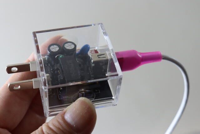 ダイソーのUSB
