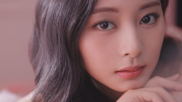 ツウィ/「ネンマクフェイク ルージュ」篇より(提供写真)