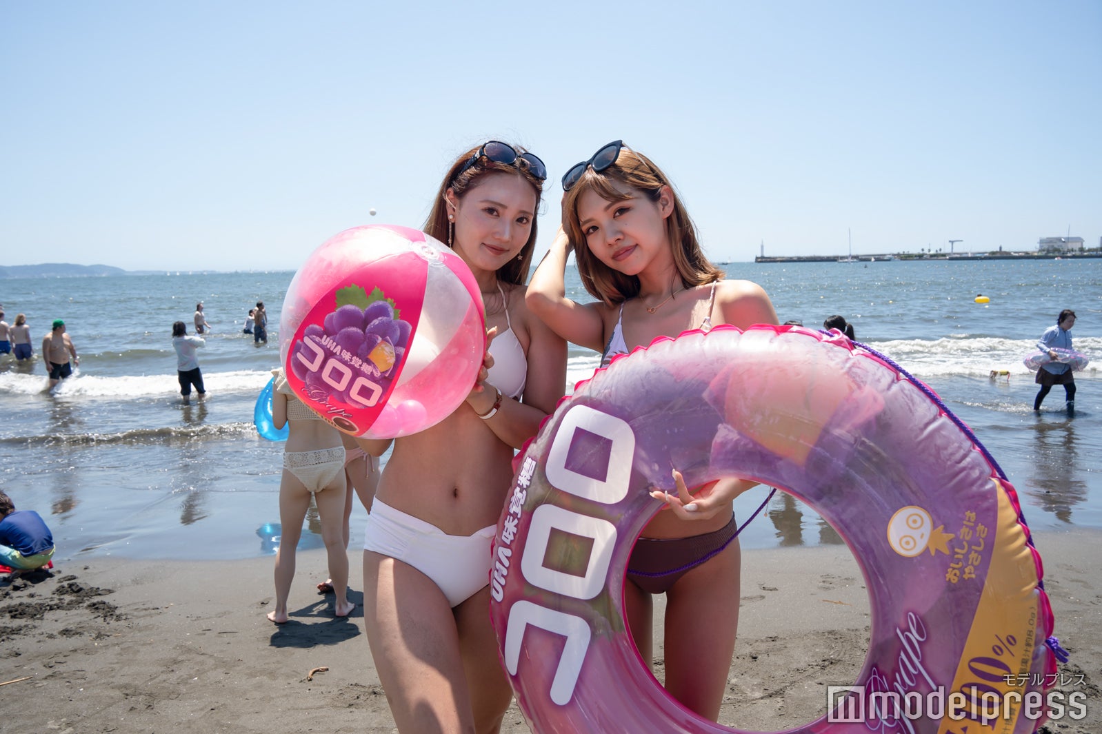 （左から）ゆうかち、 maho（C）モデルプレス