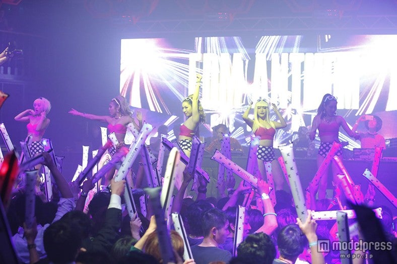 盛り上がる会場