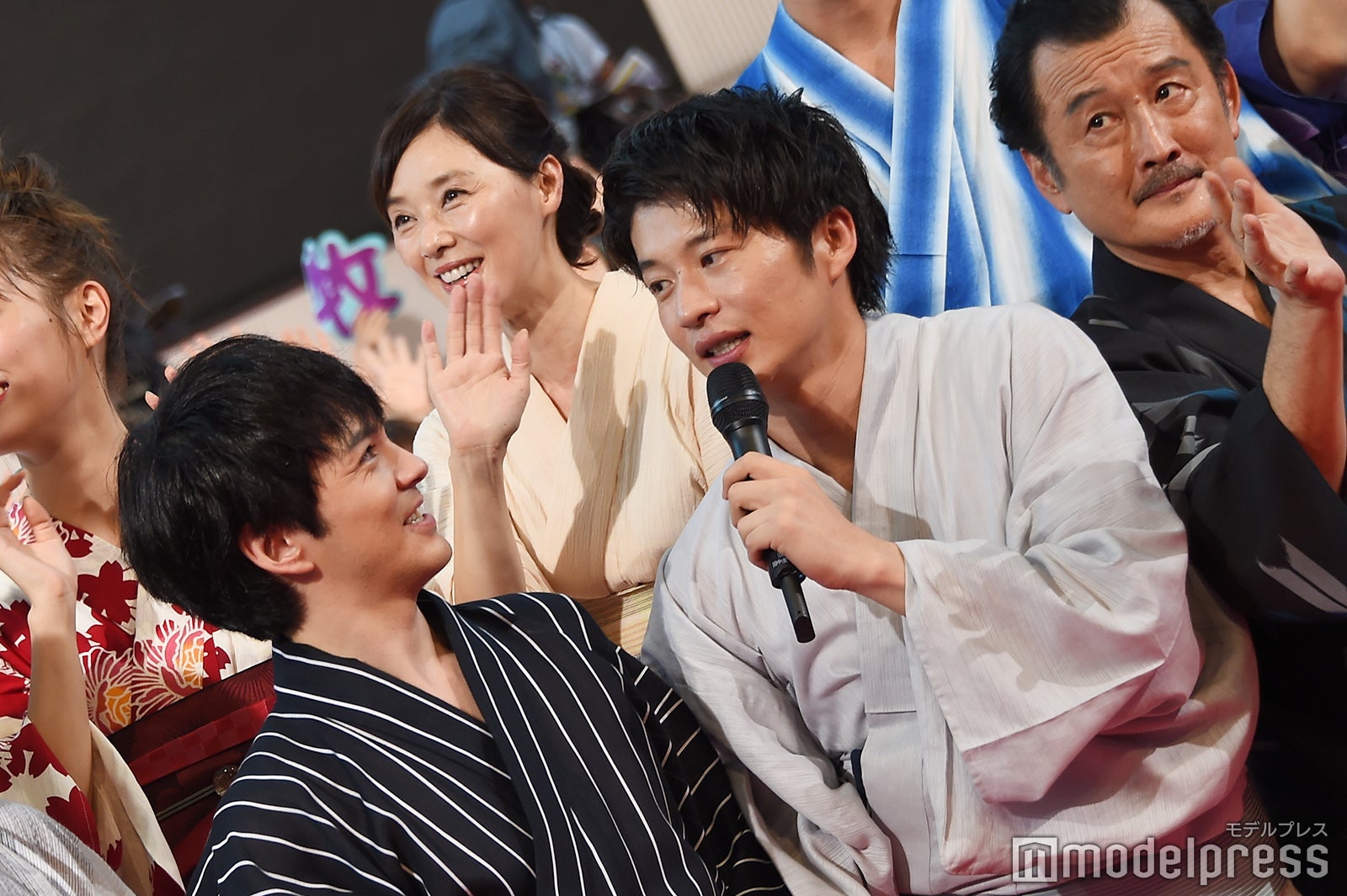 仲良し林遣都＆田中圭（C）モデルプレス