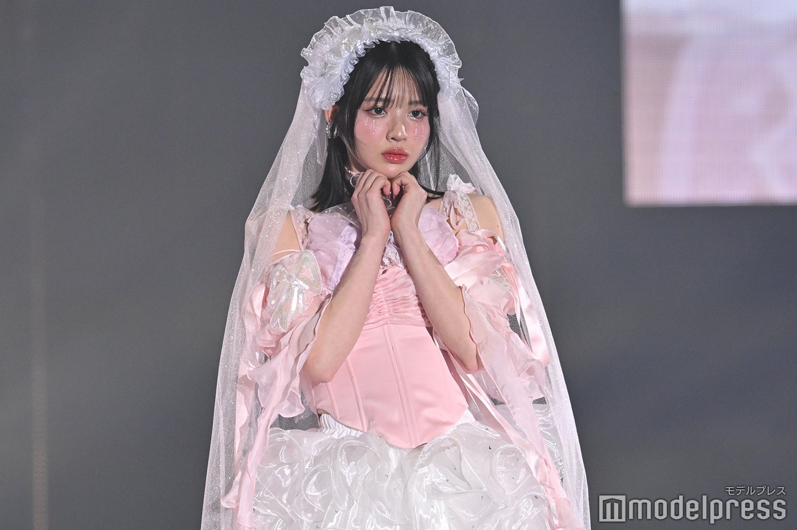 鎮西寿々歌／FRUITS ZIPPER（C）モデルプレス