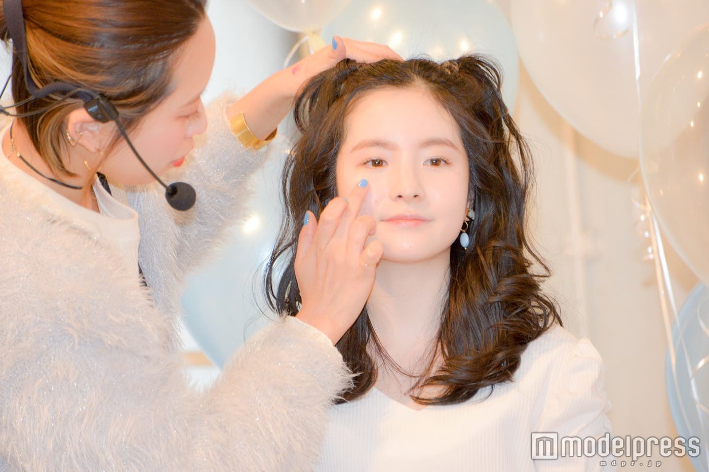 一瞬でなじむスフレチークが嬉しい/モデル:橘田岬(C)モデルプレス