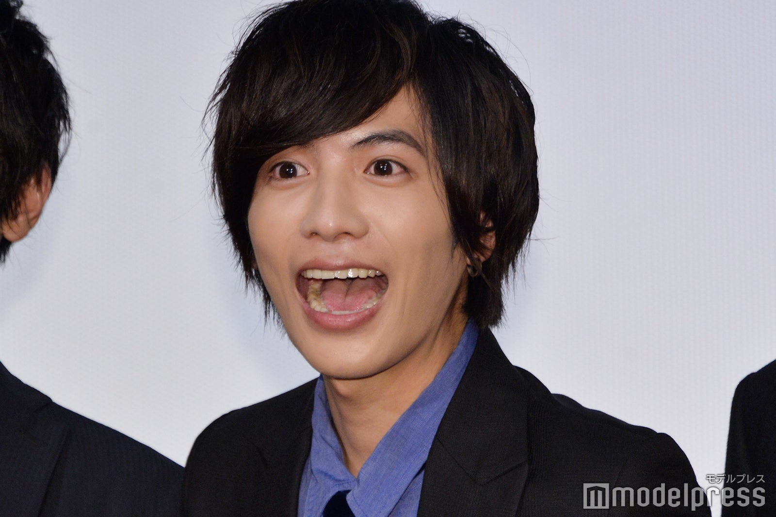 「楽しい顔をしてください」とのリクエストにこの表情／志尊淳 （C）モデルプレス