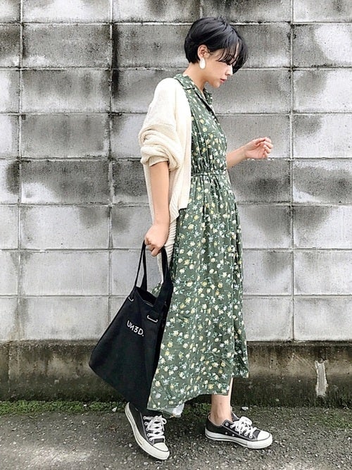 花柄ワンピースのコーデ