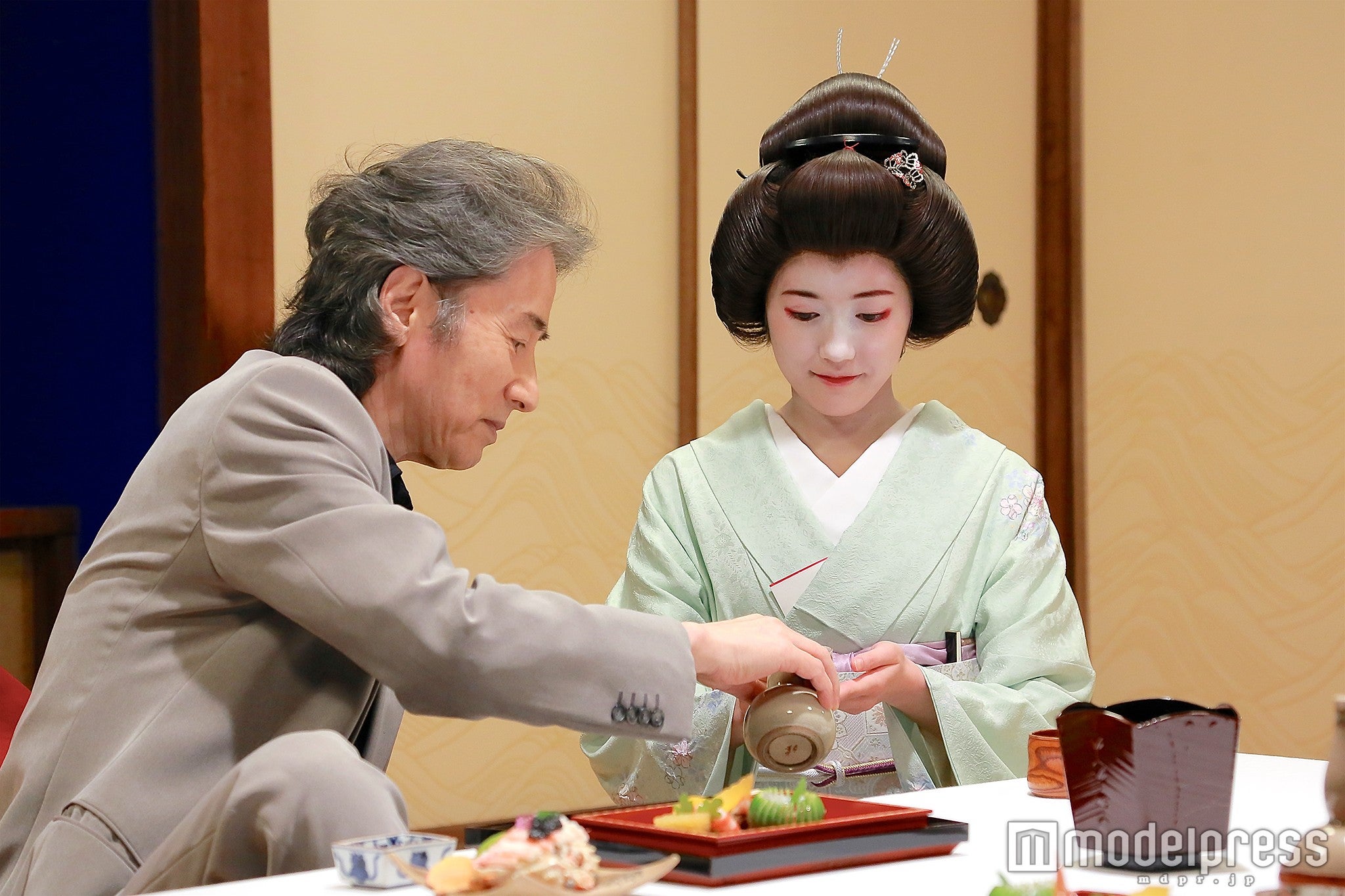 田村正和、渡辺麻友（画像提供：テレビ朝日）