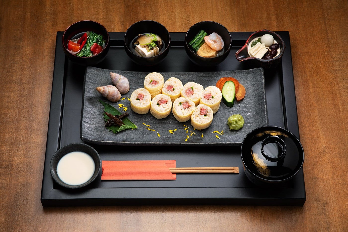 日光湯波巻御膳[全7品]  湯波刺し付き　お一人様3,080円（税込）※ランチ価格（提供画像）