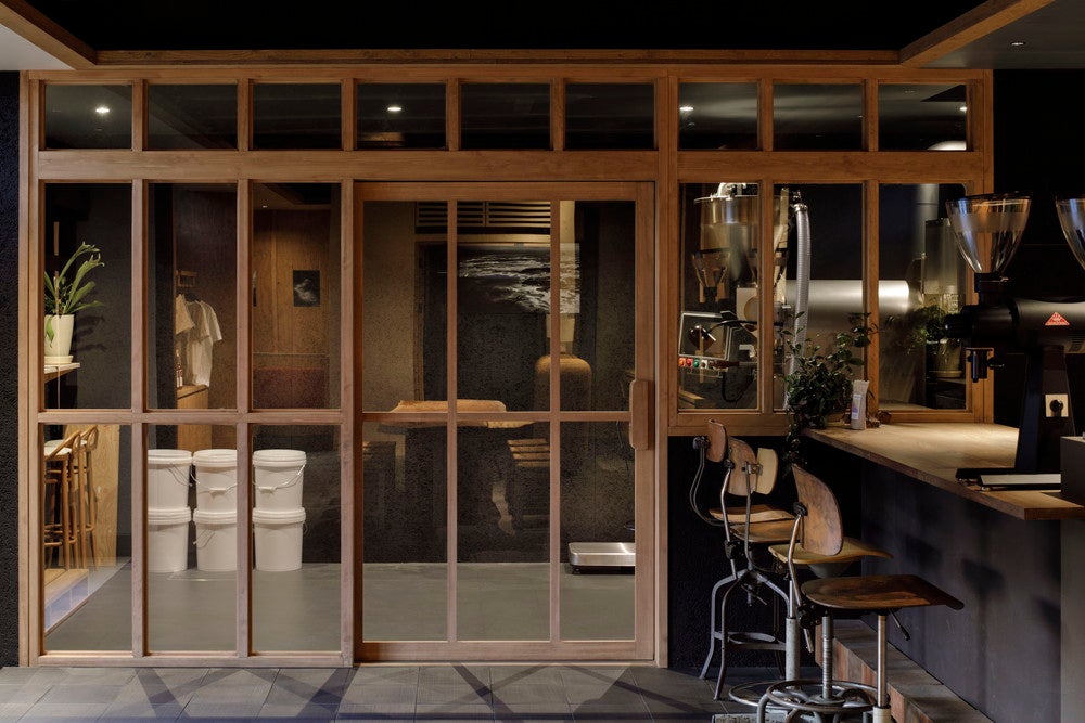 Overview Coffeeロースター／画像提供：しおまち企画