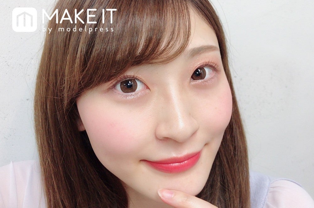 チーク…キャンメイク「グロウフルールチークス」“01 ピーチフルール”使用、口紅…ちふれ「口紅」“421 オレンジ系”使用(C)メイクイット