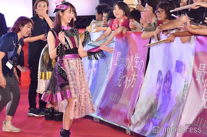 佐々木彩夏(C)モデルプレス