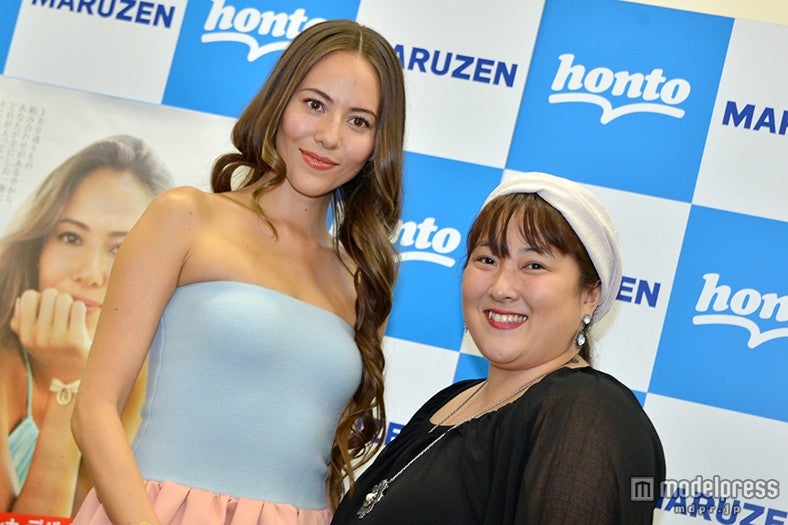 （左から）道端ジェシカ、イヴルルド遙華氏