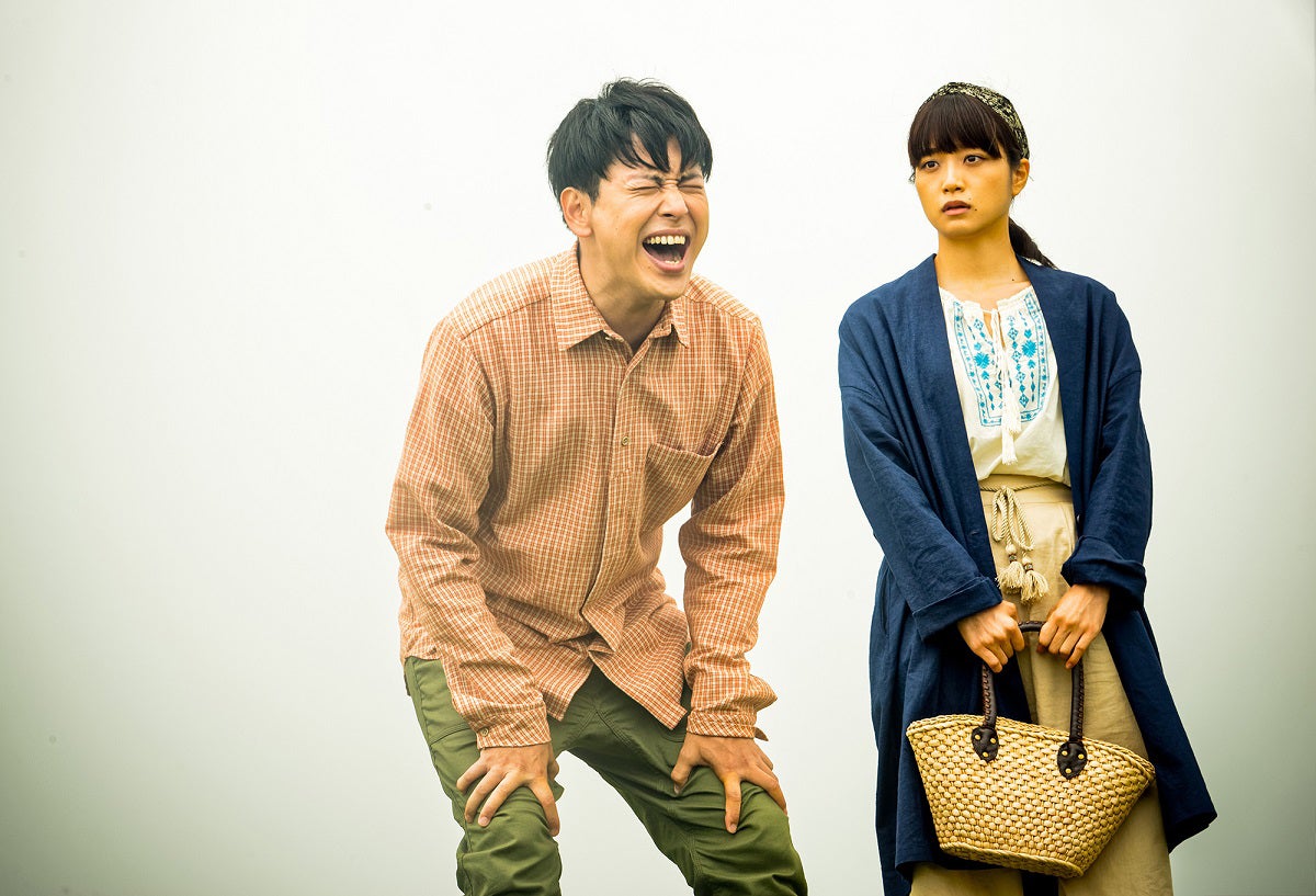 深川麻衣、山下健二郎（C）2017映画「パンとバスと2度目のハツコイ」製作委員会