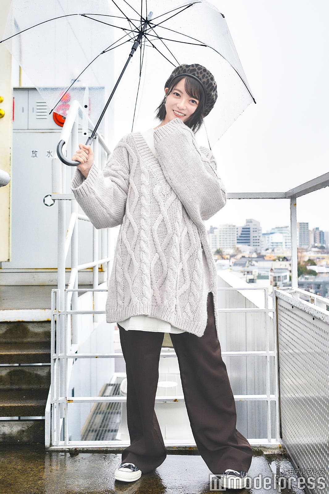 オーバサイズ&レオパードでトレンドを抑えたさすがの田中皓子コーデ(C)モデルプレス