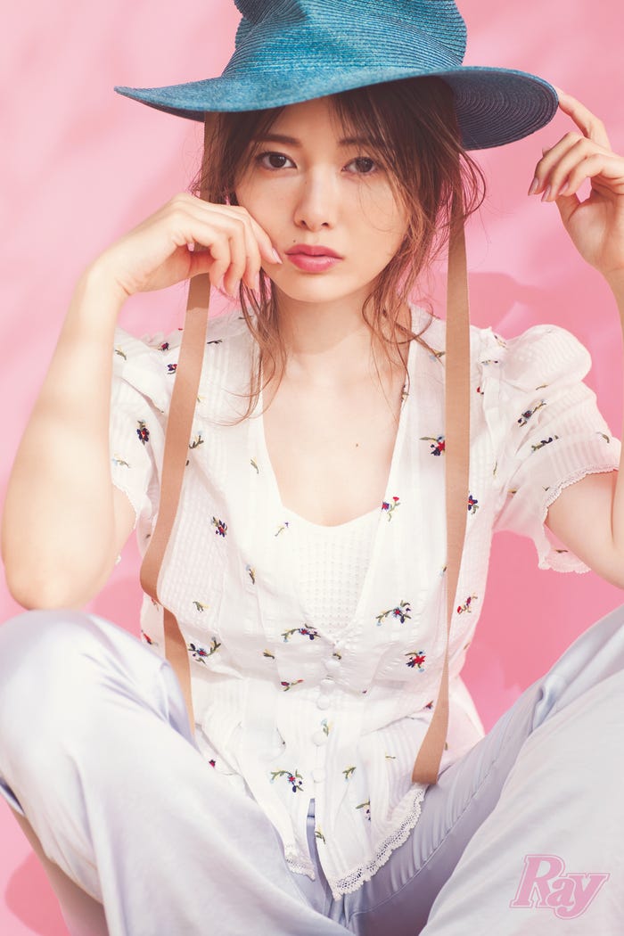 白石麻衣/「Ray」6月号(画像提供:主婦の友社)