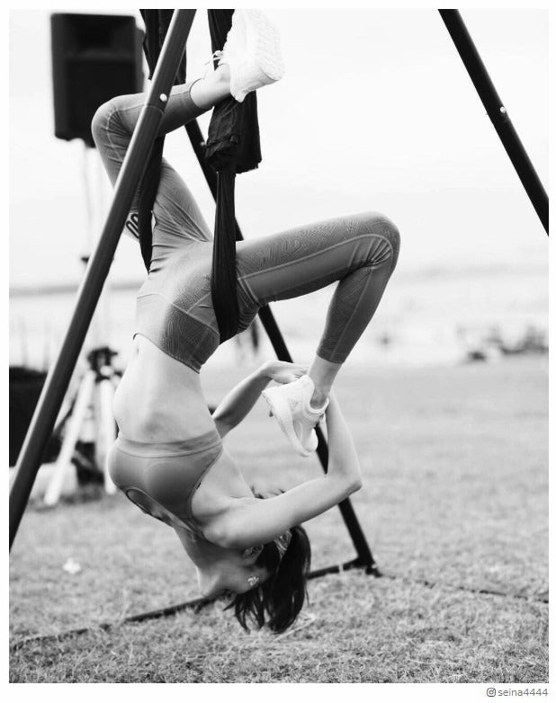 島袋聖南、驚きの空中技を披露「カラダ柔らかい」「どうなってるの？」の声