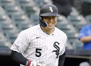 村上宗隆、自身のボブルヘッド配布試合で復帰後初本塁打を含む2本塁打6打点と大活躍