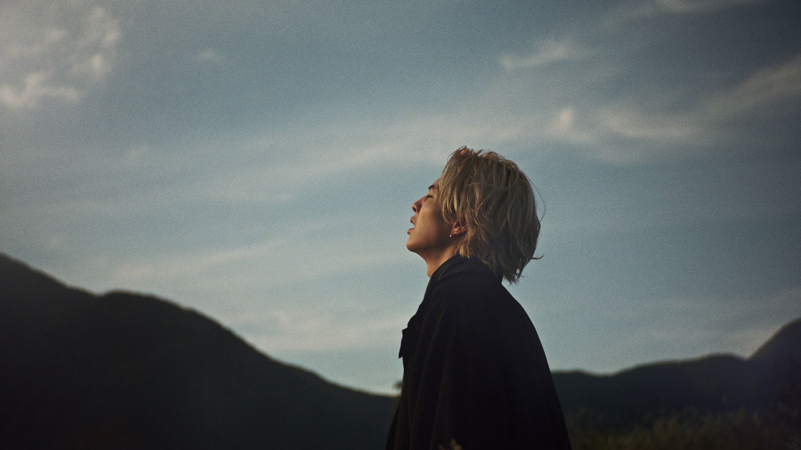 志尊淳（C）2019-2020 SQUARE ENIX CO., LTD. All Rights Reserved. Co-Developed by gumi Inc. LOGO ILLUSTRATION:（C）2018 YOSHITAKA AMANO