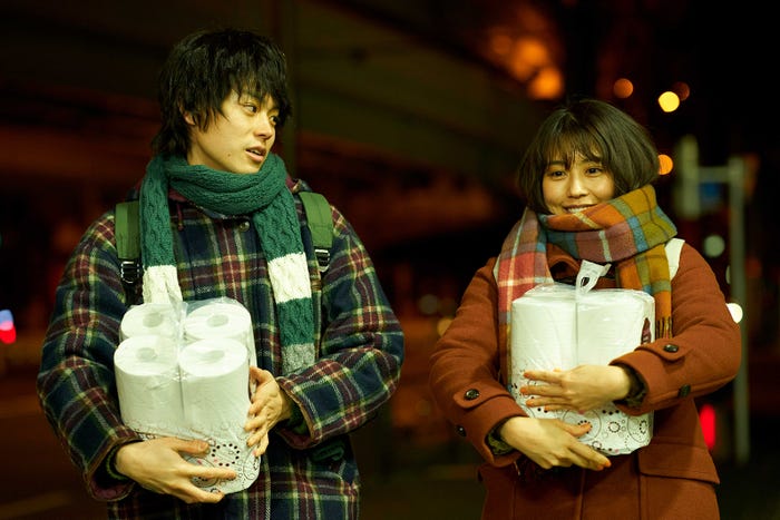 菅田将暉、有村架純(C)2021『花束みたいな恋をした』製作委員会