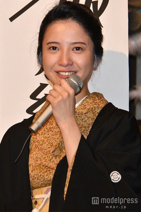 吉高由里子が涙「花子とアン」クランクアップ　葛藤を告白「女優を続けようか迷ってた」