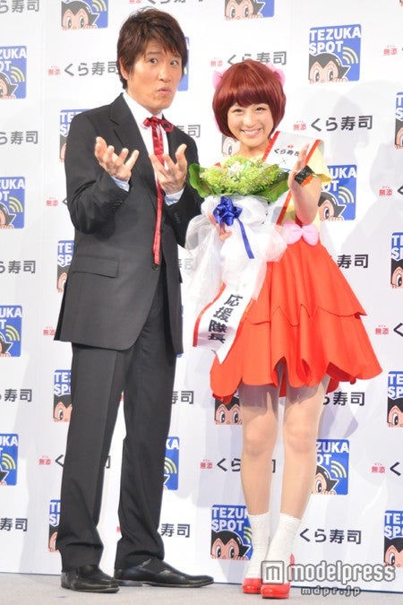 （左から）林修氏、鈴木奈々