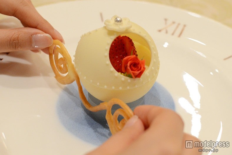 デザートをデコレーション