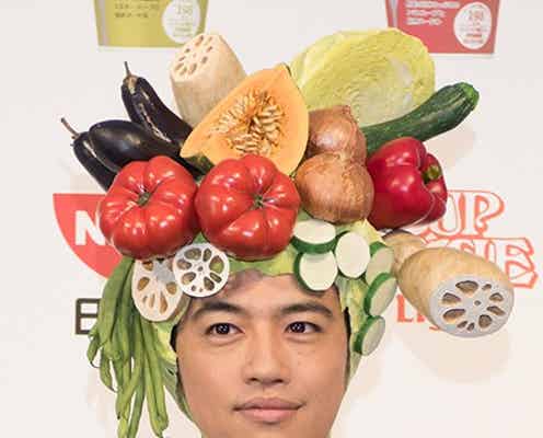 斎藤工“野菜まみれ”の斬新姿「今後はこれで活動しようかな?」