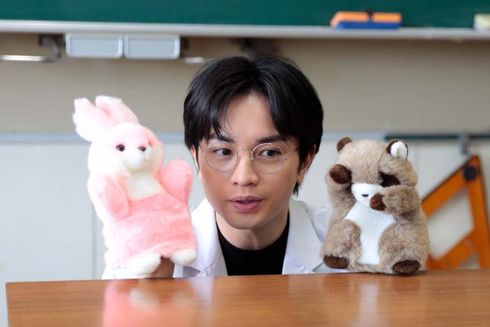 中島健人「シッコウ!!~犬と私と執行官~」第7話より(C)テレビ朝日