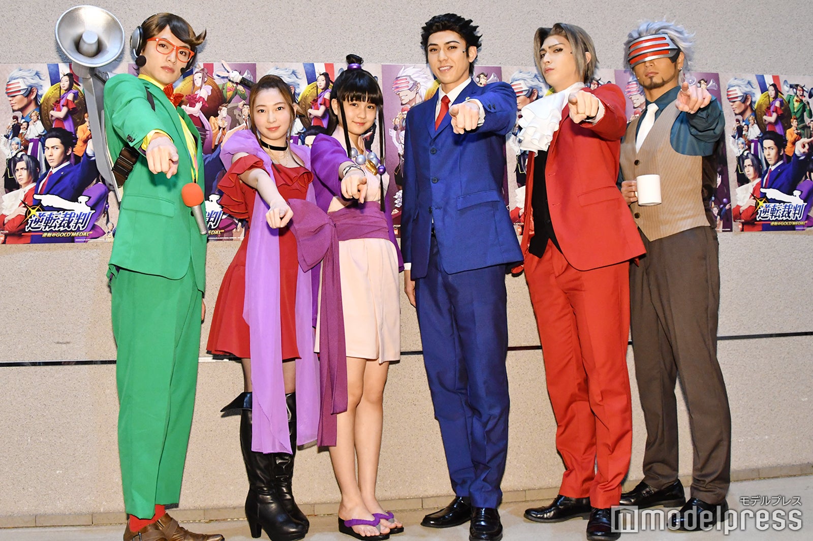 （左から）小南光司、大矢真那、中村麗乃、加藤将、小波津亜廉、友常勇気 （C）モデルプレス