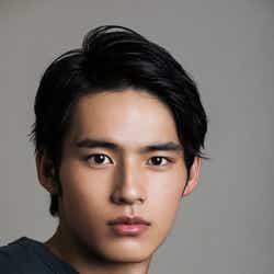 モデルプレス - 岡田健史、地元・福岡で始球式に抜てき「一球に全力を込めて」
