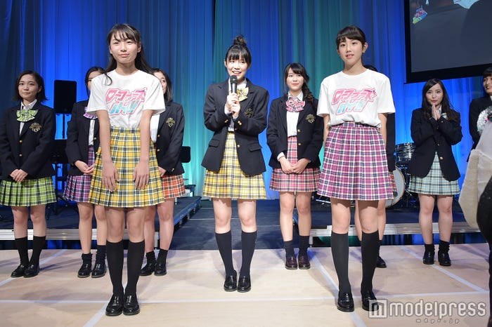 (左から)安井南、駒木根心捺(C)モデルプレス