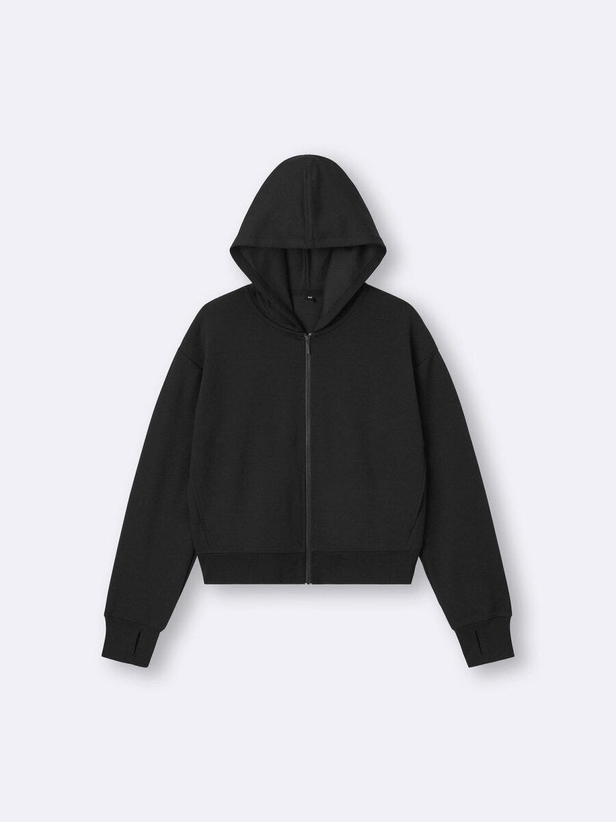 黒いUVカットフルジップパーカがジッパーを閉じて置かれている