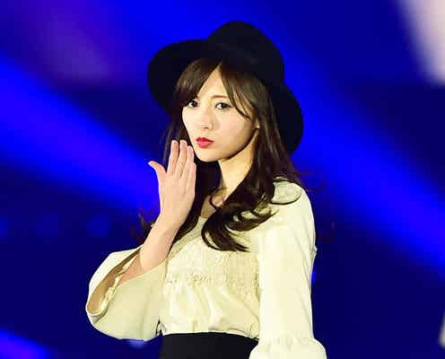 乃木坂46白石麻衣の投げキスに観客が虜 大人の表情で魅せる<TGC北九州2016>