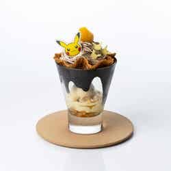 「栗とおいものピカチュウ和ッフルパフェ」(通期)1,680円/提供画像
