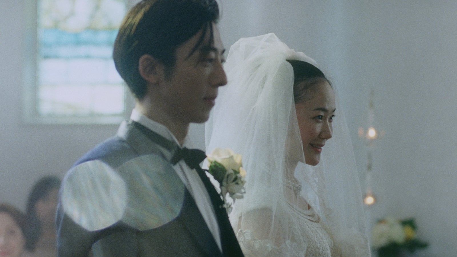 高橋一生、黒木華／CM「25年前の夏」篇より（提供写真）